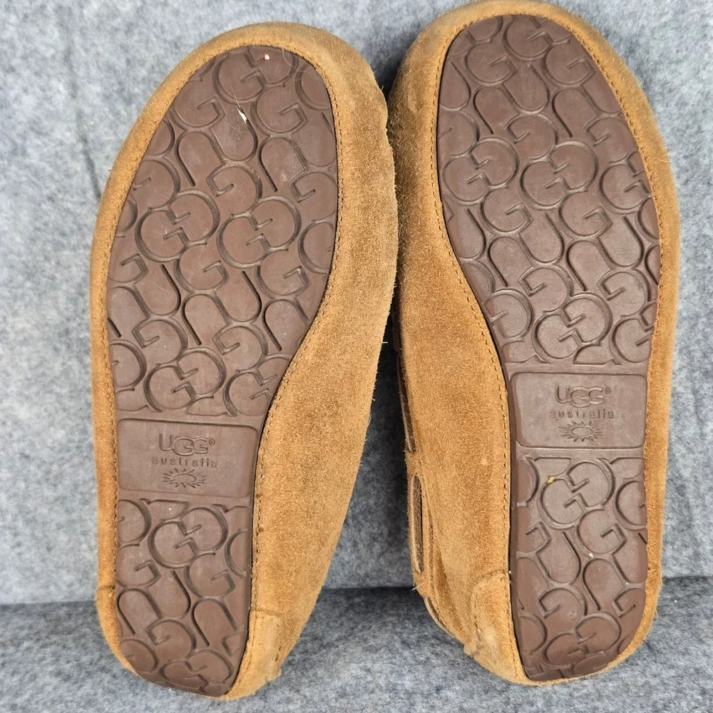 UGG Dakota Slipper Kids Size 1 Chestnut Suede Moccasin Sheepskin Lined 5296
